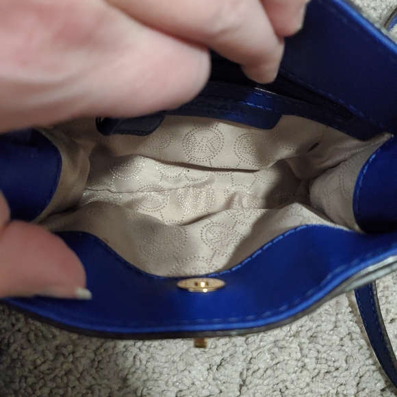 Michael Kors Blue Mini Crossbody Bag - Picture 5 of 16